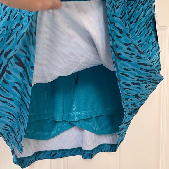 NWT Greg Norman Play Dry Blue Animal Print Golf Athletic Skort M - Picture 5 of 11
